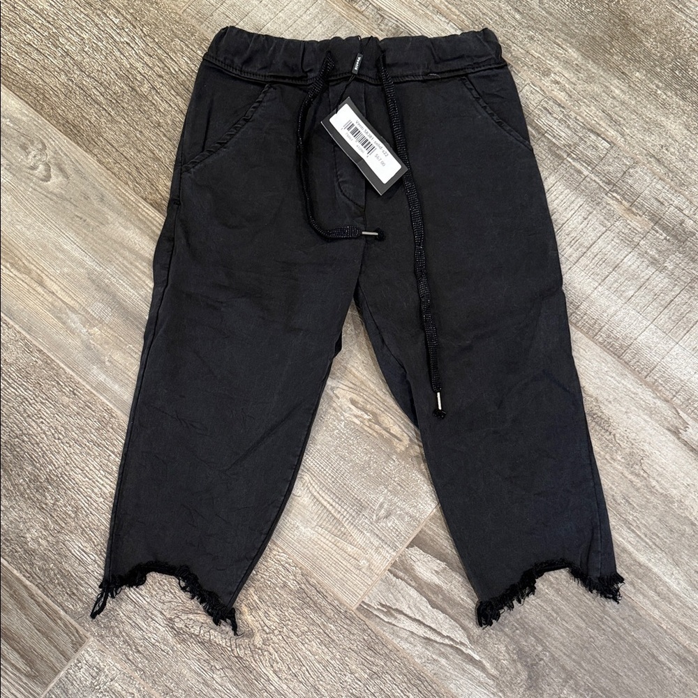 Venti 6 Capri Black Distressed Hem Pants Size XS